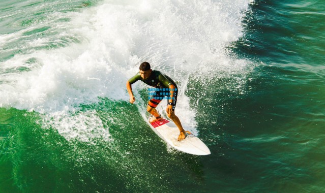 英超双雄与西甲巨头争夺新星，罗德里戈-门多萨成转会市场焦点