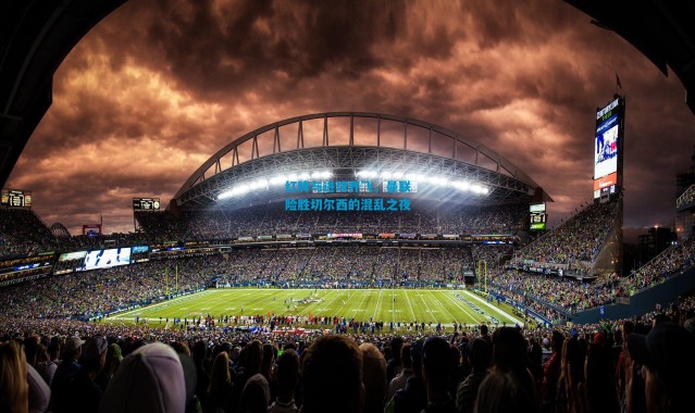 红牌与进球齐飞，曼联险胜切尔西的混乱之夜